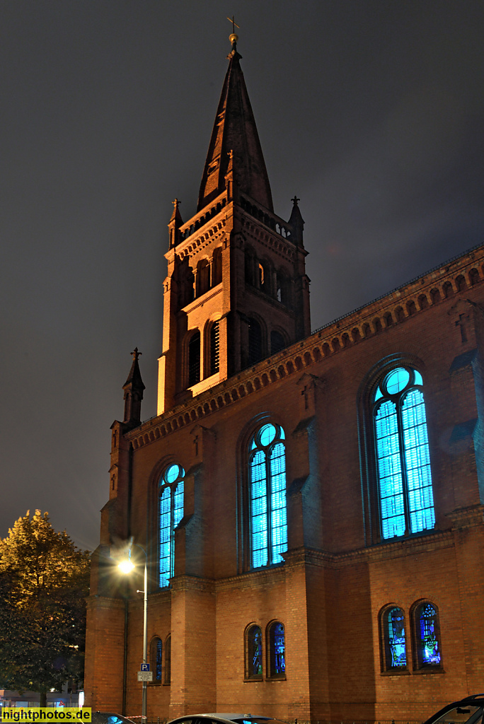 Berlin Schöneberg. Evangelische Zwölf-Apostel-Kirche. Erbaut 1871-1874 nach Plan von Friedrich August Stüler. Neugotisch. An der Apostelkirche