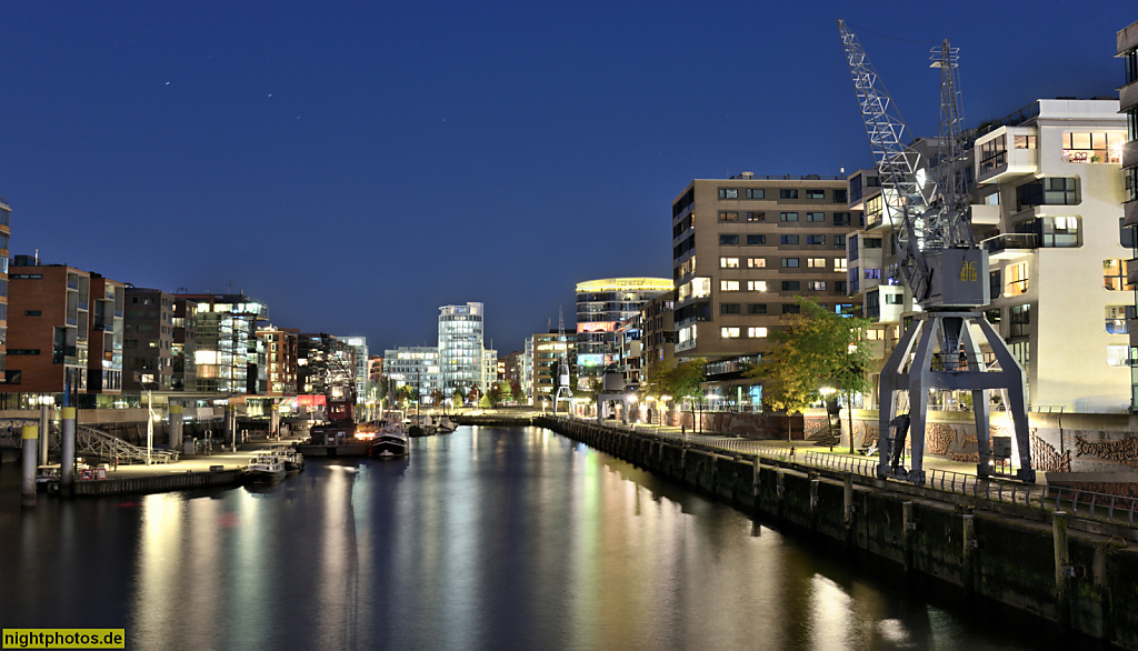Hamburg. Hafencity. Sandtorhafen. Quartier am Sandtorkai Dalmannkai. Historischer Kampnagel Kran. Oval am Kaiserkai. Traditionsschiffhafen. Magellanterrassen