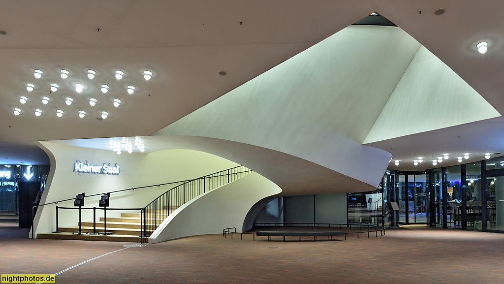Hamburg. Elbphilharmonie. Erbaut 2007-2016 von Architekturbüro Herzog & de Meuron auf dem Kaispeicher A von 1963 durch Hochtief. Aussichtsebene
