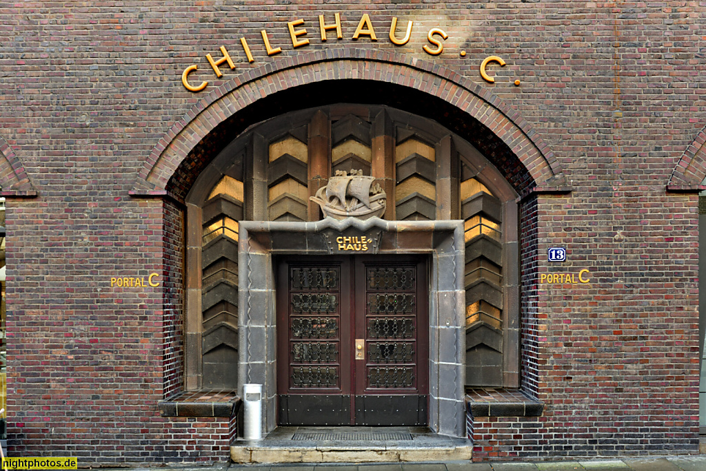 Hamburg. Chilehaus. Erbaut 1922-1924 als Kontorhaus von Fritz Höger für Henry B. Sloman. Backsteinexpressionismus. Burchardplatz 1-2 Burchardstrasse 13 15