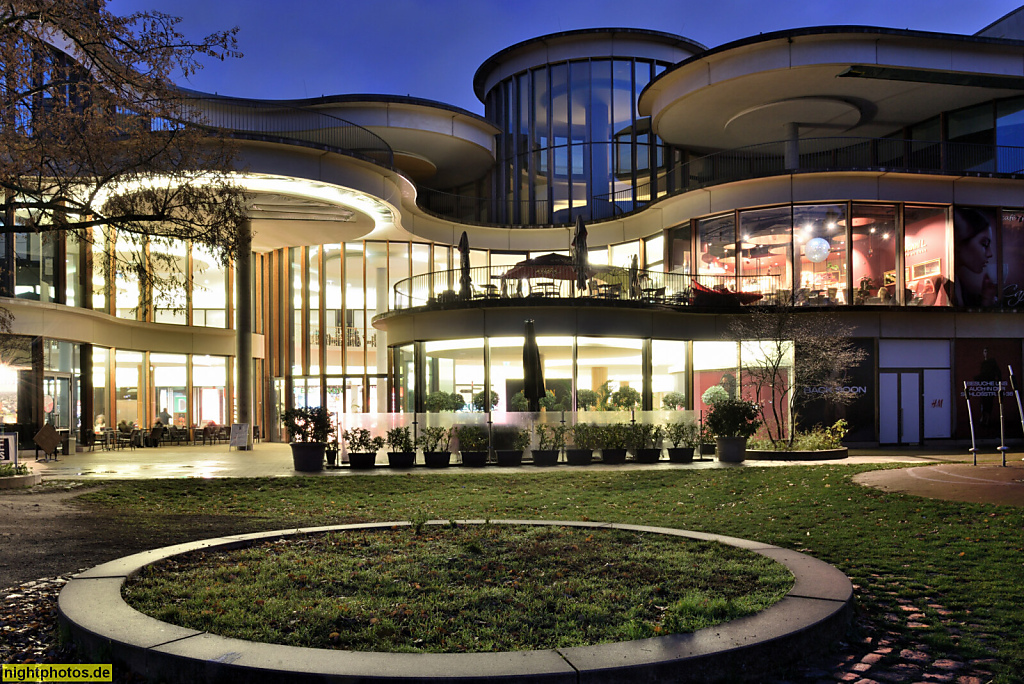 Berlin Steglitz. Boulevard Berlin. Shopping Mall. Einkaufszentrum erbaut 2008-2012 von Ortner und Ortner Baukunst unter GU Aukett und Heese. Schlossstrasse 10