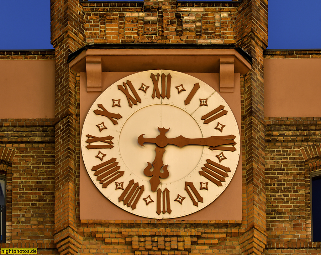 Berlin Weissensee. Wohnhaus durch Umbau 2011-2013. Erbaut 1885-1886 als Sudhaus der Sternecker Brauerei für Rudolf Sternecker. Berliner Allee 121