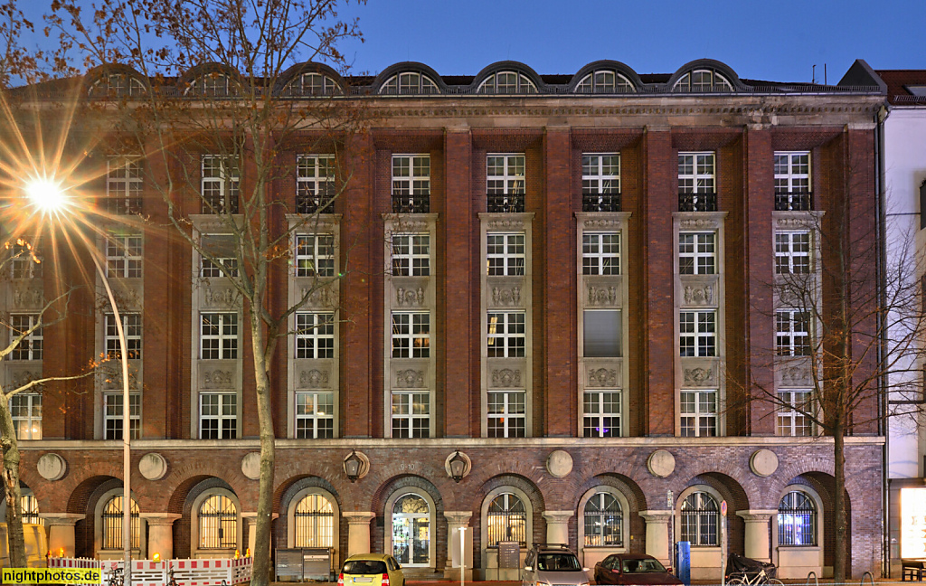 Berlin Friedrichshain. Verwaltungsgebäude der Knorr Bremse AG. Erbaut 1913-1916 von Alfred Grenander und Friedrich Lange und Alfred Fehse. Umbau 1955. Neue Bahnhofstrasse 9-16