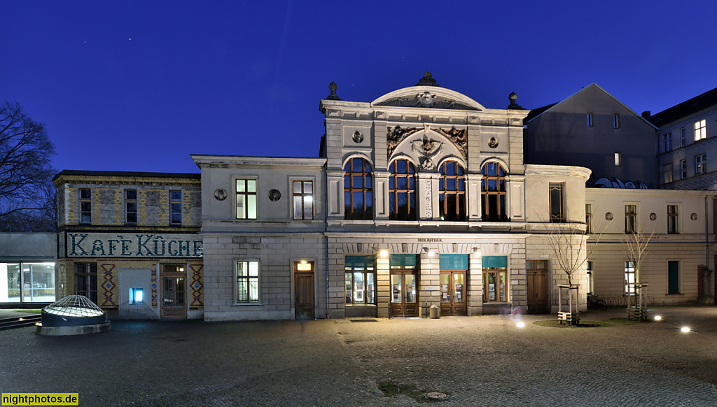 Berlin Mitte Gesundbrunnen. Bibliothek am Luisenbad seit 1995. Erbaut 1888 von Carl Galuschki im Neorenaissance Stil. Umbau 1991-1995