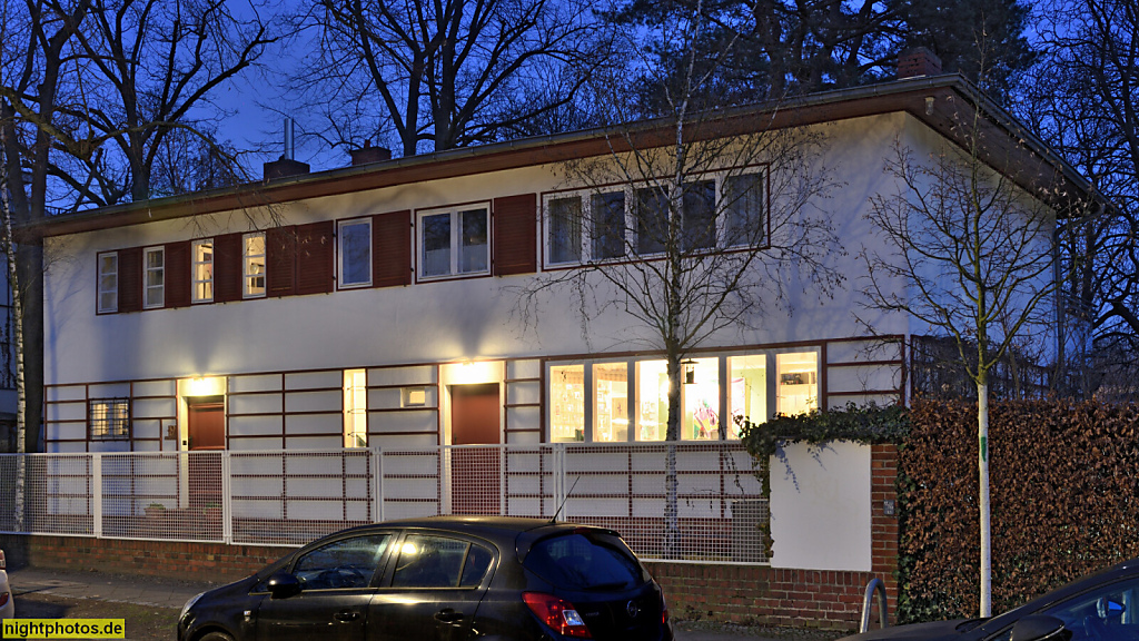 Berlin Steglitz Südende. Haus Henning. Erbaut 1923 von Otto Rudolf Salvisberg. Erweitert 1929-1930 von Paul Rudolf Henning. Buhrowstrasse 19