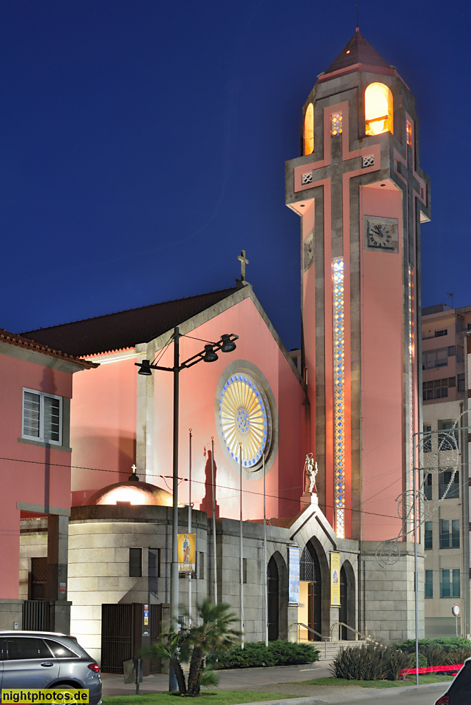 Póvoa de Varzim. Igreja Paroquial de Sao Jose de Ribamar. Erbaut 1960 von Architekt Rufino. Saniert nach 1970 von Moreira da Silva. Avenida Mouzinho de Albuquerque