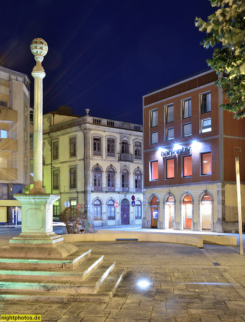 Pelourinho da Póvoa de Varzim. Praça do Almada. Pranger erbaut 1514. Wiederaufbau 1854. Kugelpranger mit Amillarkugel. Denkmal seit 1910