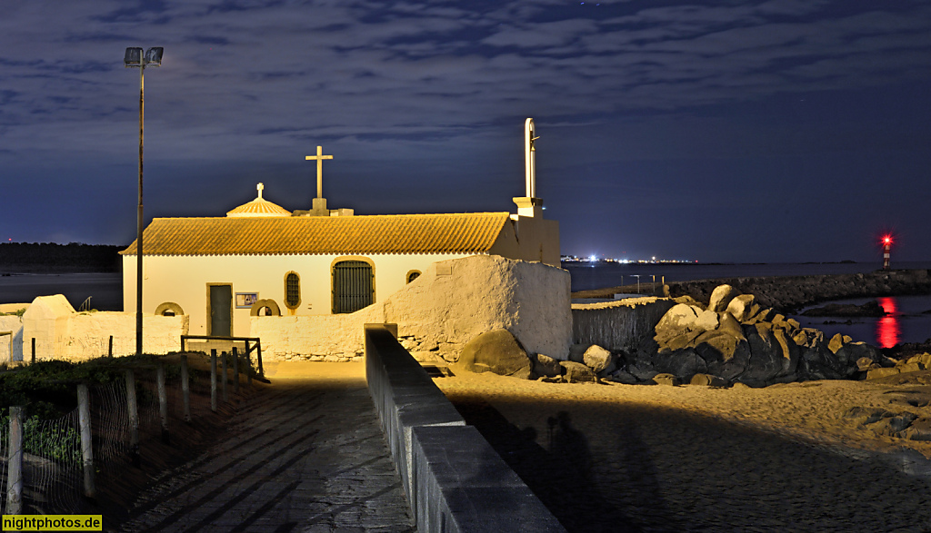 Vila do Conde. Capela de Nossa Senhora da Guia. Erbaut im 10.-11. Jahrhundert. Farol Barra Rio Ave. Avenida Marquês de Sá da Bandeira