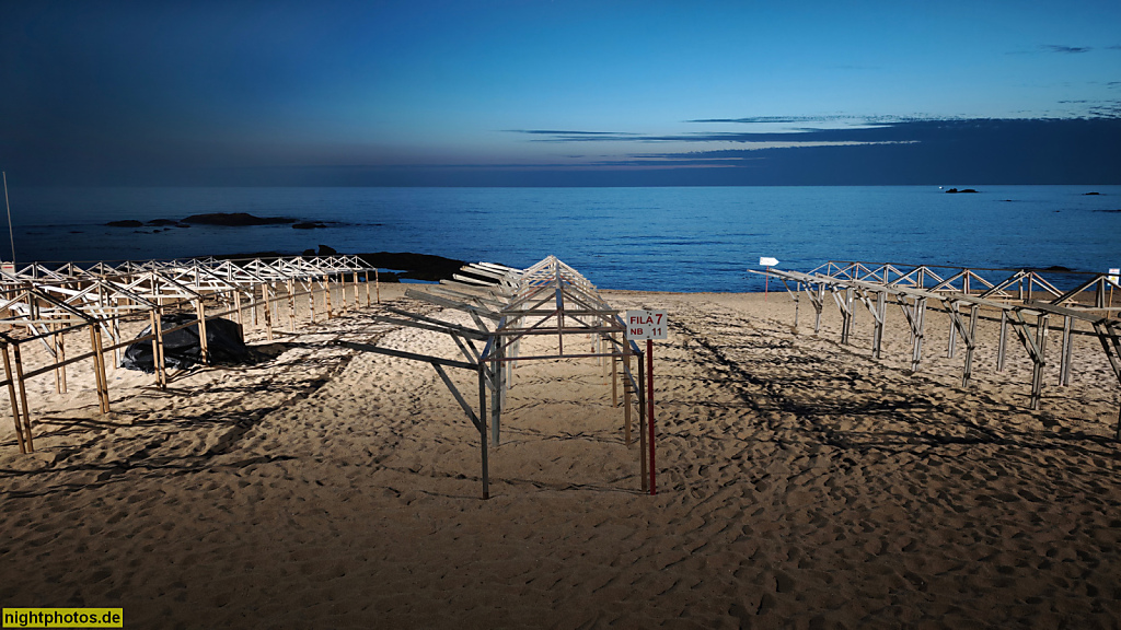Póvoa de Varzim. Gestelle für die Vermietung von Strandzelten. Praia de Lada 1