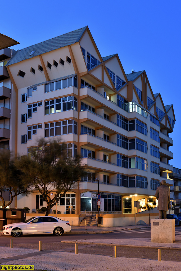 Póvoa de Varzim. Edificio Solgraca. Mr. Pizza. Avenida Santos Graca 25