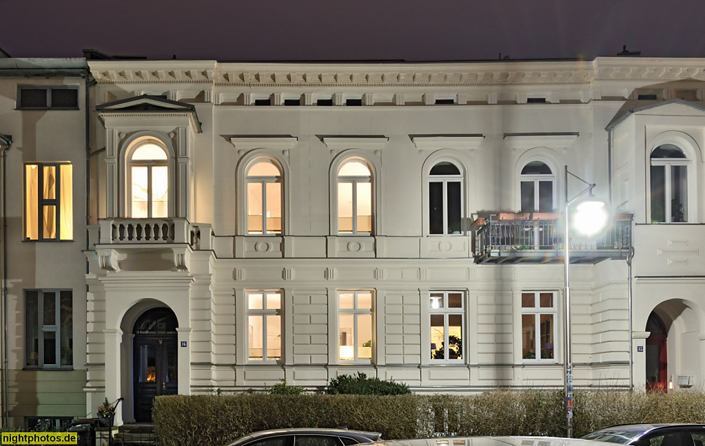 Schwerin. Schelfstadt. Wohnhaus mit klassizistischer Fassade. August-Bebel-Strasse 16