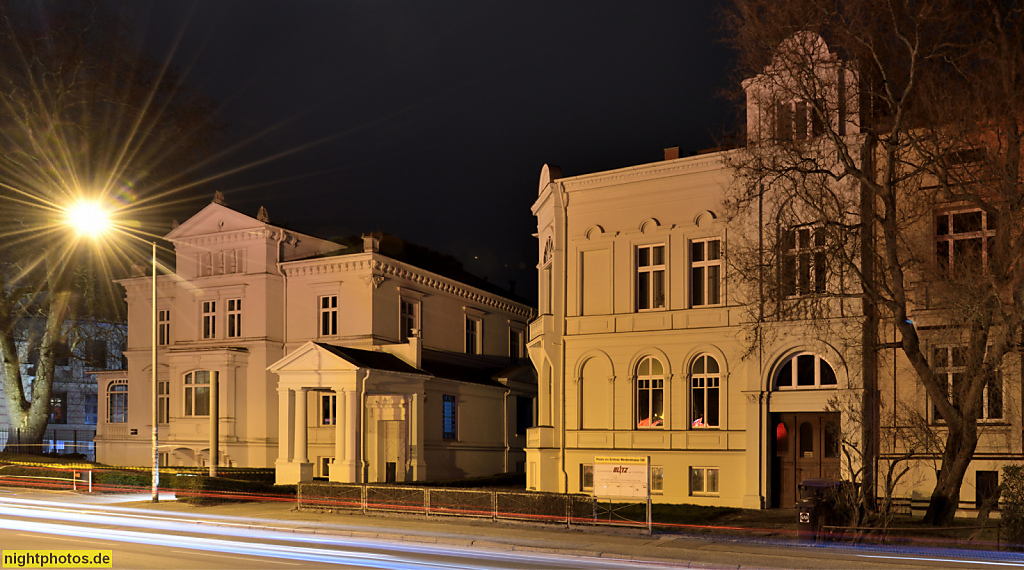 Schwerin Altstadt. Staatliche Schlösser Gärten und Kunstsammlungen Mecklenburg-Vorpommern. Erbaut 1864 von Maurermeister Ferdinand Schultz. Werderstrasse 141 (links)