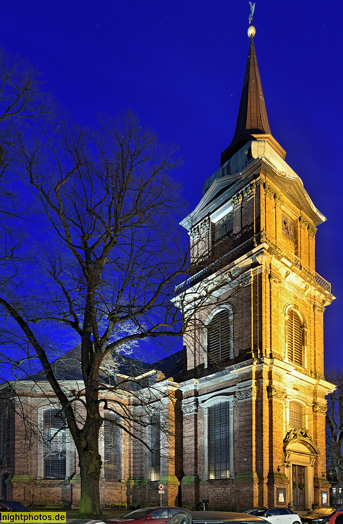Schwerin Schelfstadt. Schelfkirche Sankt Nikolai erbaut 1708-1713 von Jacob Reutz und Leonhard Christoph Sturm. Barocker Backsteinbau mit Sandsteinelementen. Puschkinstrasse Ecke Lindenstrasse