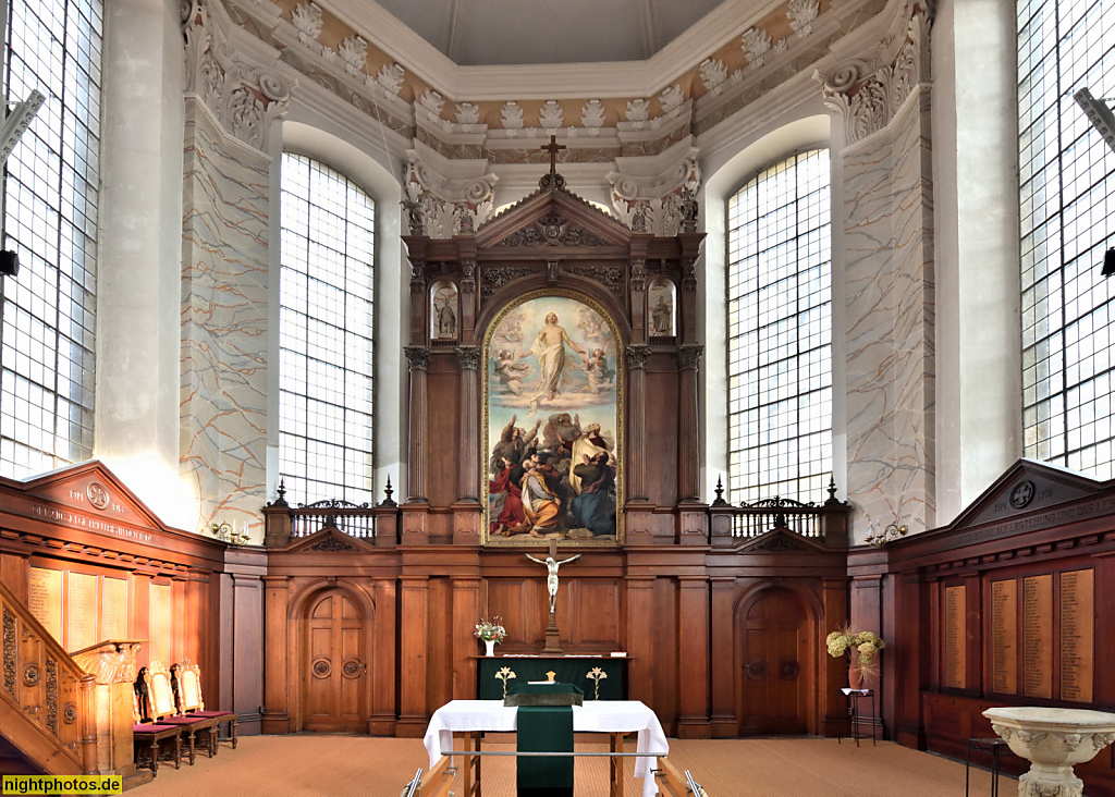 Schwerin Schelfstadt. Schelfkirche Sankt Nikolai erbaut 1708-1713 von Jacob Reutz und Leonhard Christoph Sturm. Barock. Altarraum mit Apsis. Altarbild von Gaston Lenthe 1847