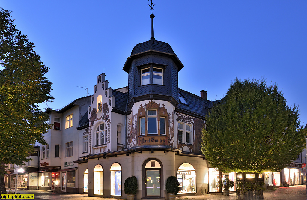 Berlin Lichterfelde. Emisch-Haus. Erbaut 1892-1895 als Turmvilla mit Fachwerk von Wilhelm Sander. Fassadenmalerei.  Baseler Strasse 5