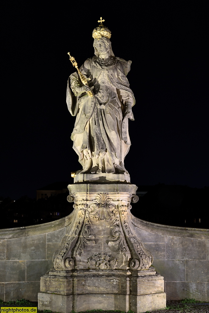 Bamberg. Steinfigur der heiligen Kunigunde von Johann Peter Benkert von 1744 auf der Unteren Brücke erbaut 1739 von Balthasar Neumann