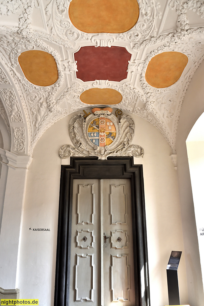 Bamberg. Neue Residenz erbaut 1697-1703 von Johann Leonhard Dientzenhofer in Barock unter Fürstbischof Lothar Franz von Schönborn. Stuck im Treppenhaus