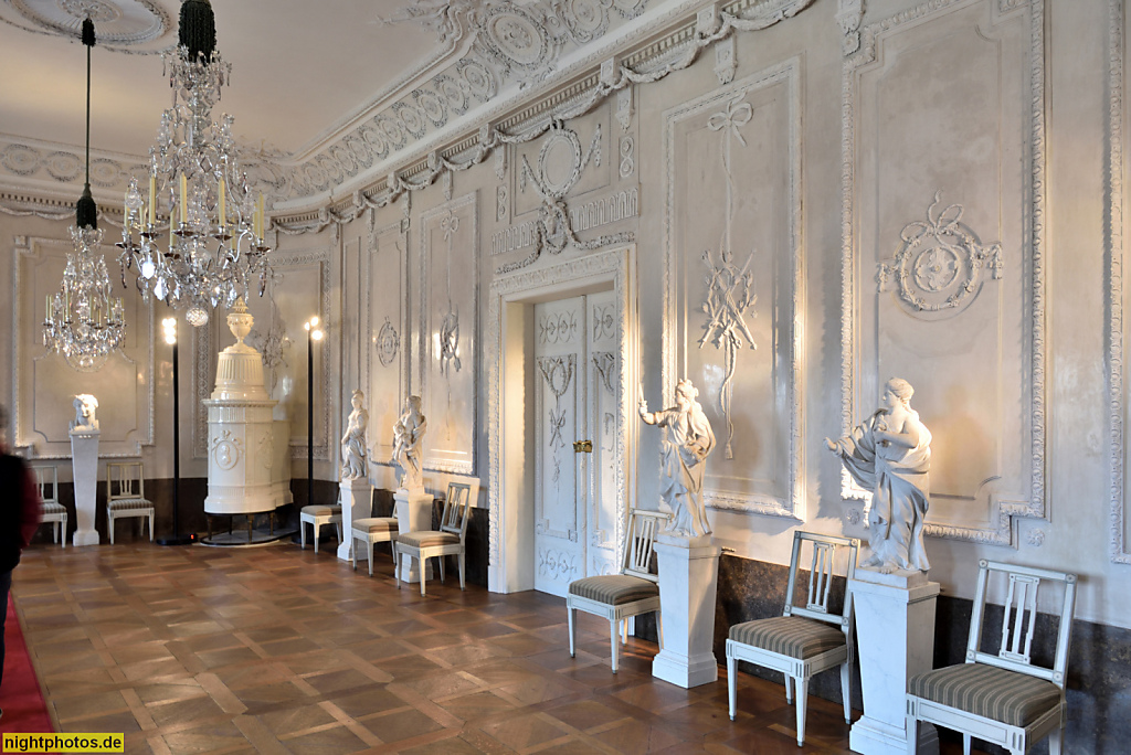 Bamberg. Neue Residenz erbaut 1697-1703 von Johann Leonhard Dientzenhofer in Barock. Weisser Saal Umbau 1722. Ehemals Obermarschallzimmer