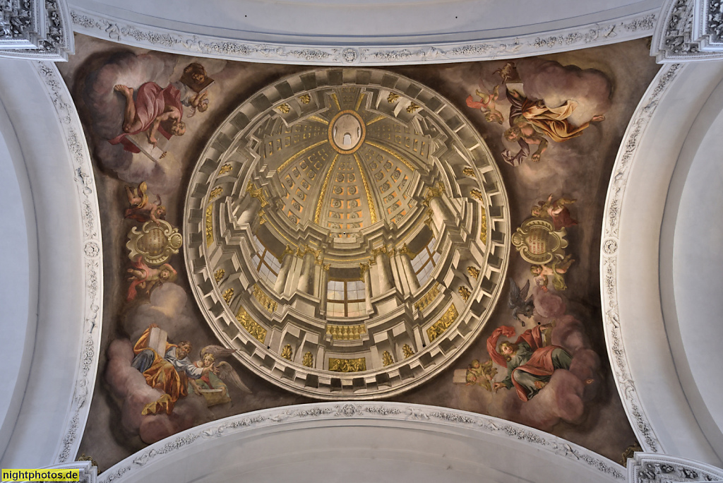 Bamberg. St. Martin. Martinskirche. Katholisch. Erb 1686-1693 v Georg u Leonhard Dientzenhofer in fränkischem Barock. Deckenmalerei mit Pseudokuppel. Illusionsmalerei