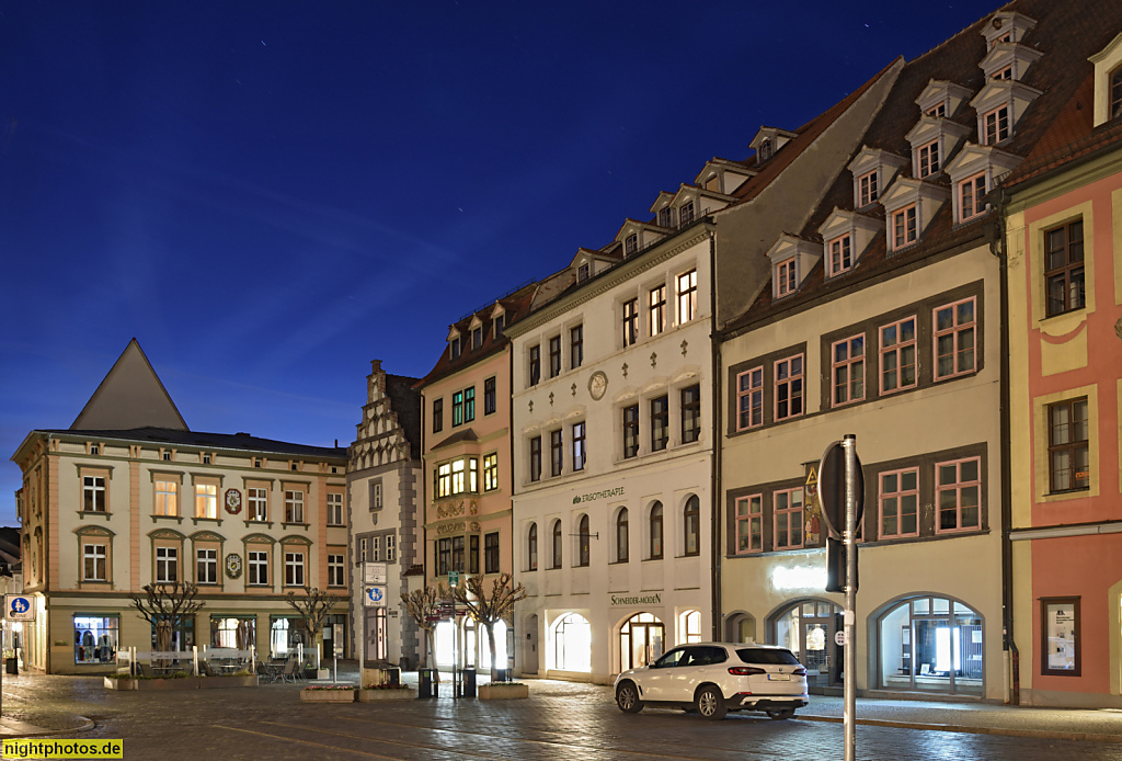 Naumburg Markt 15-19. Stadtmuseum im Haus Hohe Lilie mit Staffelgiebel erbaut 13. Jhdt (Nr 18). Haus Zwölf Apostel (Nr. 19)