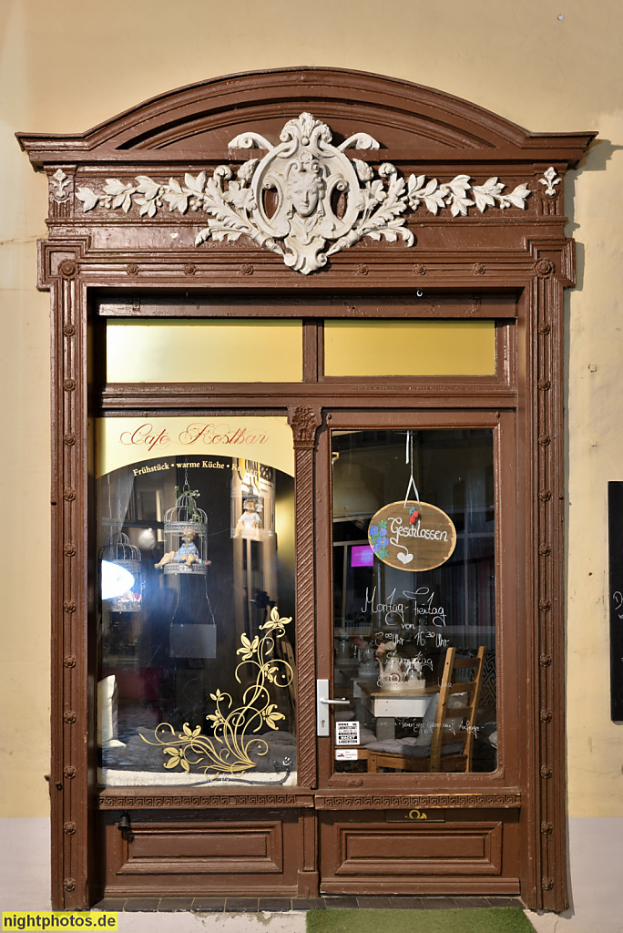 Naumburg. Wohn- und Geschäftshaus mit Cafe und Weinbar Friedrich. Herrenstrasse