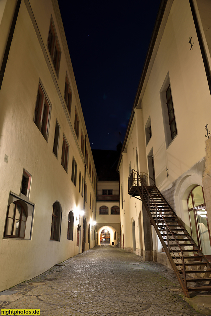 Naumburg. Schuhgasse am Rathaus. Durchgang zum Markt