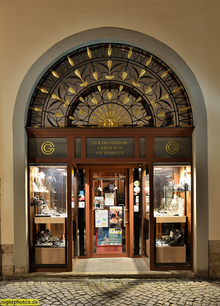 Naumburg. Goldschmiede Guthmann. Rundbogenportal mit geschmiedeten Oberlicht. Herrenstrasse 1