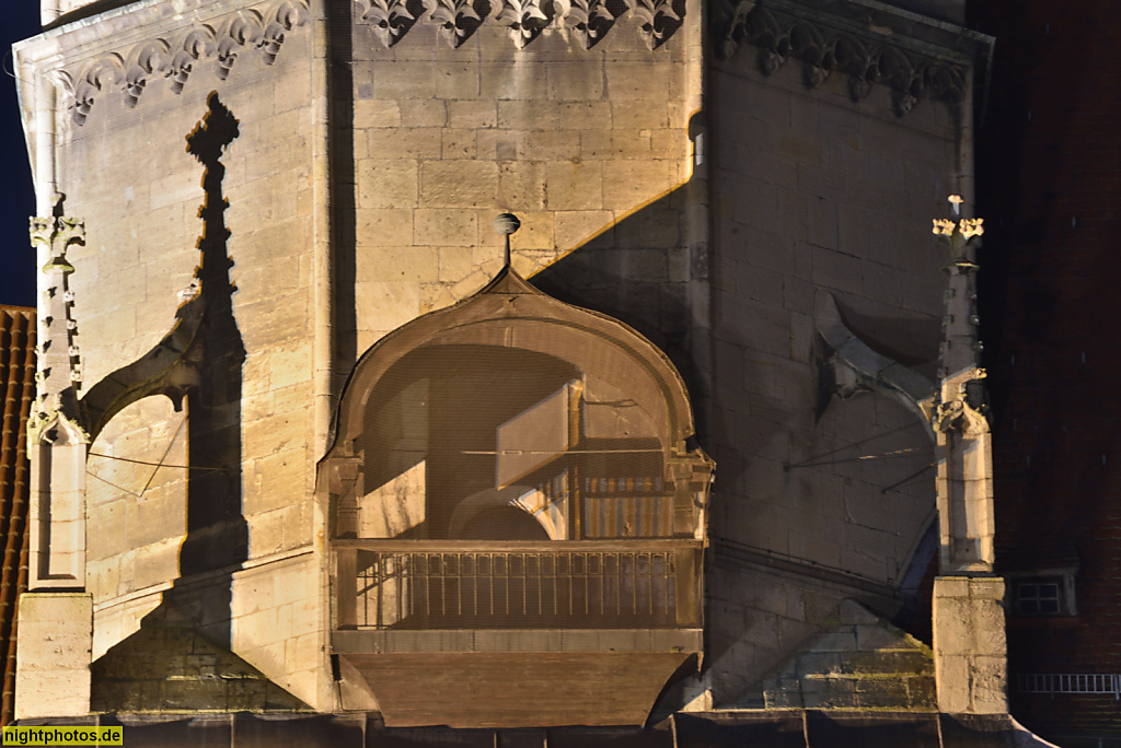 Naumburg. Evangelische Stadtkirche St. Wenzel erbaut 1426. Balkon aus Holz als Austritt aus Kirchturm