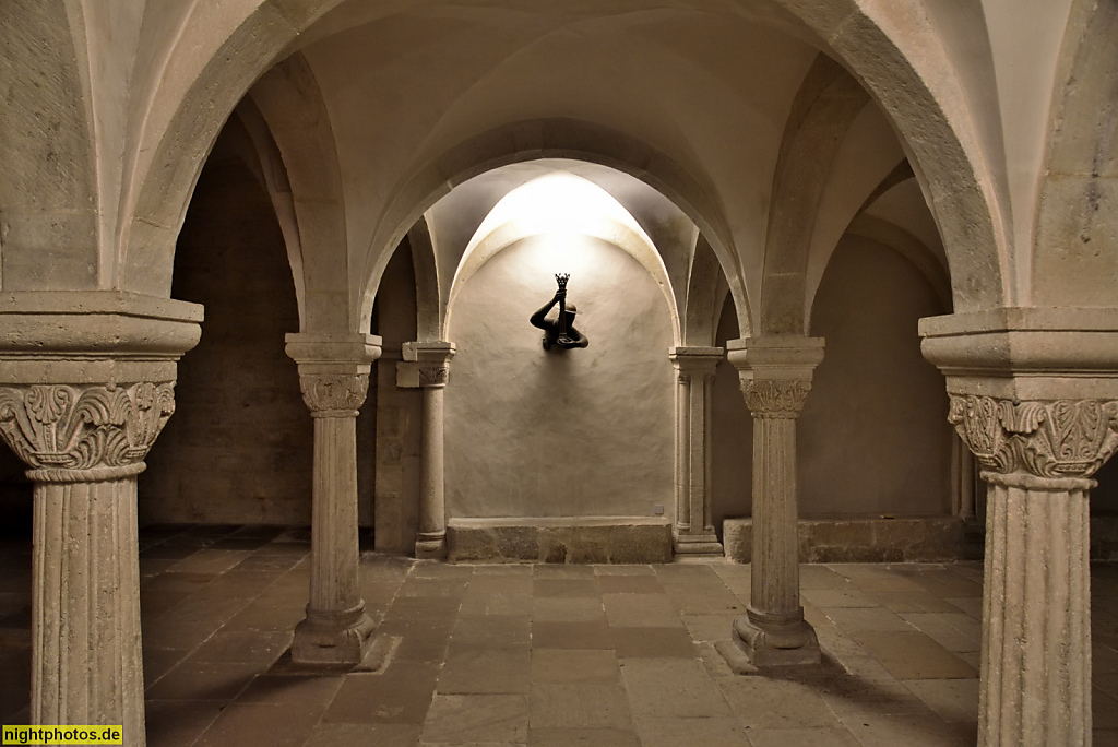 Naumburg. Evangelischer Dom St Peter und Paul. Erbaut ab 13. Jhdt. Spätromanische Säulen mit Würfelkapitell in der Krypta