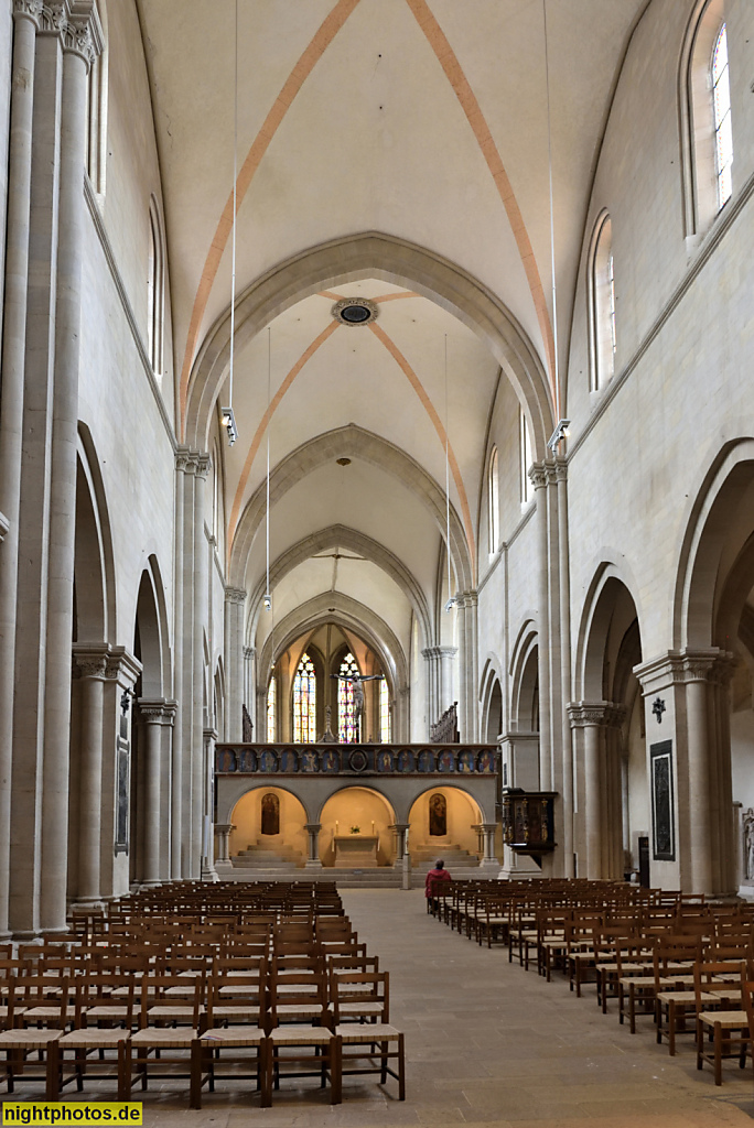 Naumburg. Evangelischer Dom St Peter und Paul. Erbaut ab 13. Jhdt. Langschiff mit spätromanischen Lettner zum Ostchor erbaut 1230