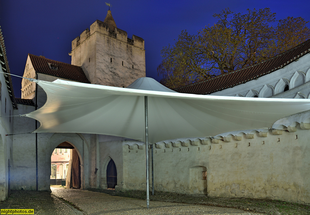 Naumburg. Marientor als Teil der Stadtmauer seit 1287. Doppeltoranlage in Bauform einer Barbakane seit 1446. Innentor. Innenhof mit Wehrgang