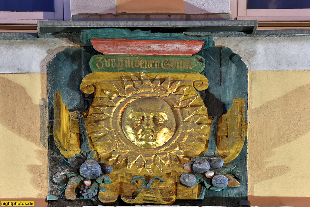 Naumburg. Wohn- und Geschäftshaus. Hauszeichen 'zur güldenen Sonne'. Salzstrasse 16