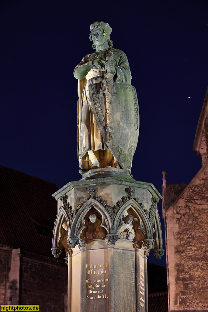 Naumburg. Stifter Markgraf Ekkehard als Standbild auf dem 1858 aufgestellten Brunnenstock des Ekkehard-Brunnen