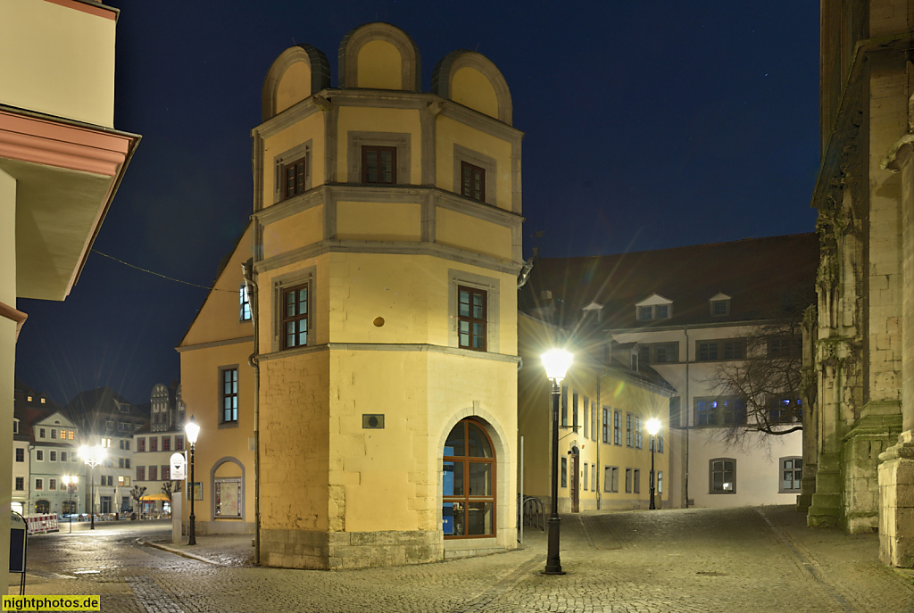Naumburg. Tourist Information im 'Schlösschen'. Erbaut bis 1379 als Kaufhaus. Westseite. Topfmarkt 6